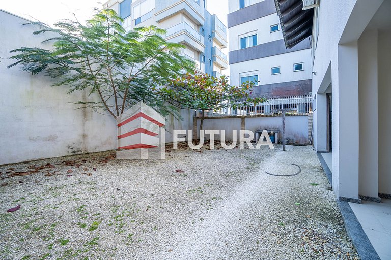 Casa com 04 dormitórios a 50m da praia - LC125F