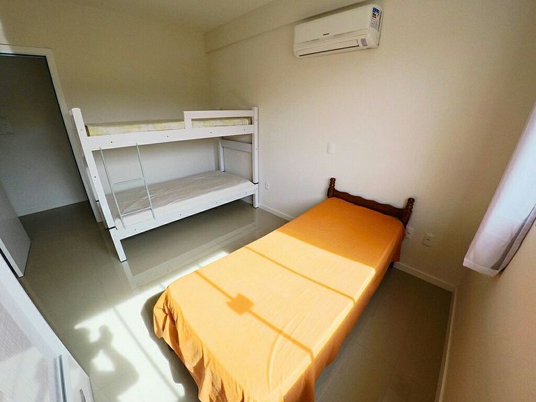 Apartamento com 02 dormitórios em Bombas