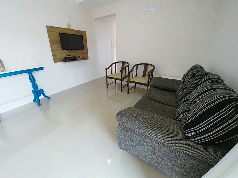 Apartamento com 02 dormitórios em Bombas