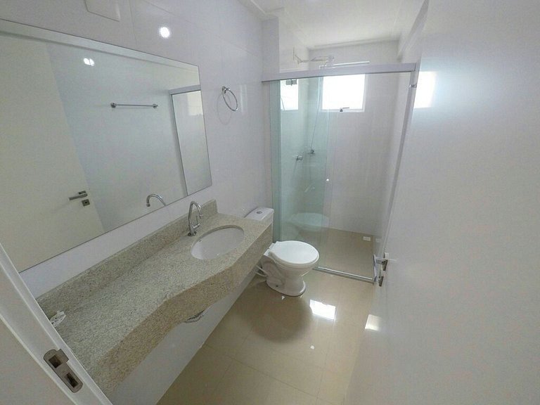 Apartamento com 02 dormitórios em Bombas
