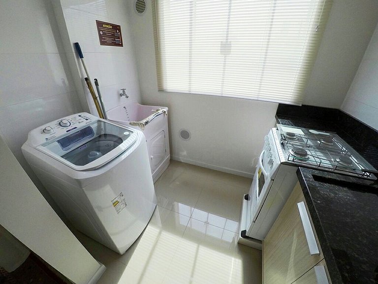 Apartamento com 02 dormitórios em Bombas