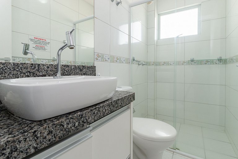 Apartamento 02 dormitórios frente mar - LA214F