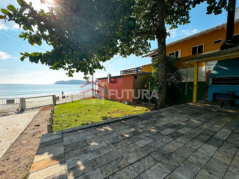 Sobrado beira mar no Centro de Bombinhas, SC