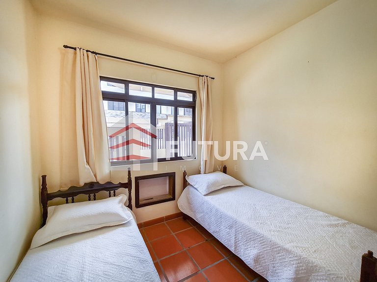 Apartamento 02 dormitórios a 50 mts da praia;