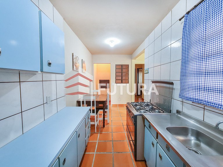 Apartamento 02 dormitórios a 50 mts da praia;
