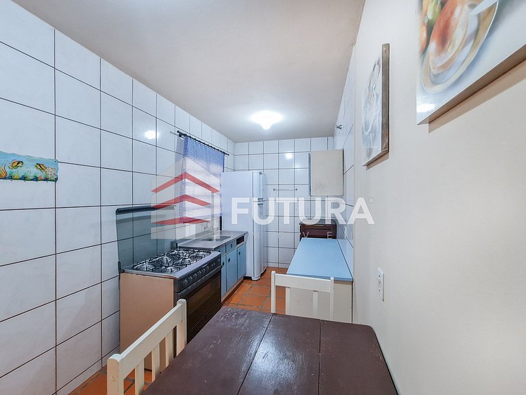 Apartamento 02 dormitórios a 50 mts da praia;