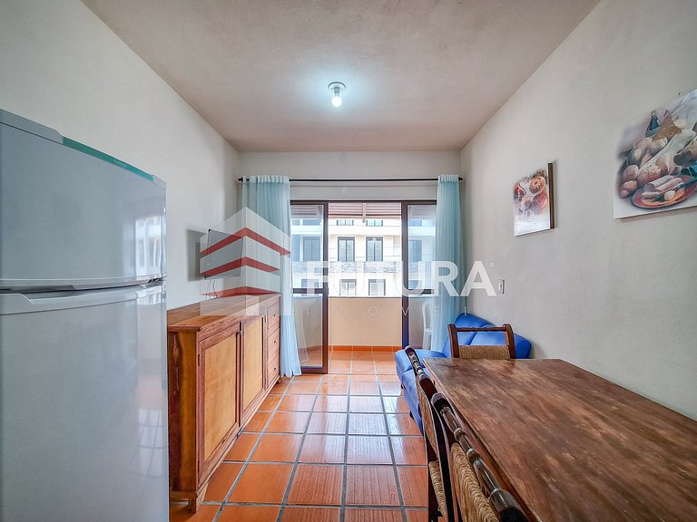 Apartamento de 2 dormitórios a 50 metros do mar - LA231F