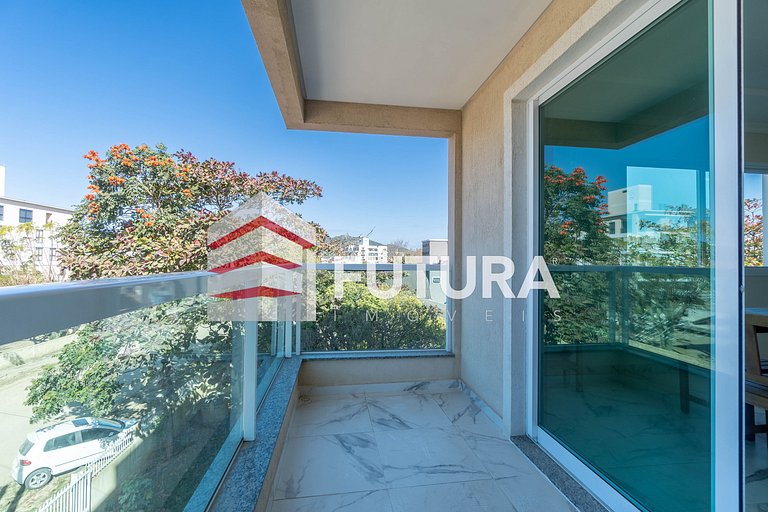 Apartamento com 3 dormitórios - LA252F