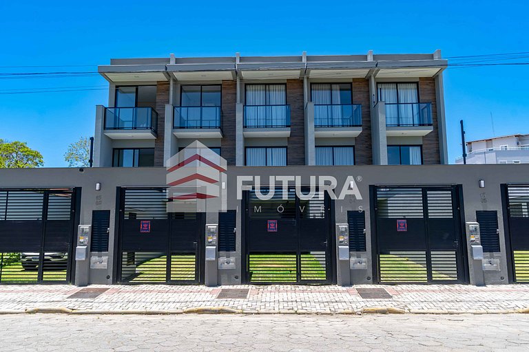 Triplex com piscina e 3 suítes - LA259F