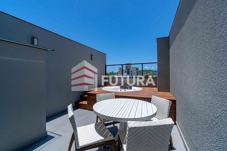 Triplex com piscina e 3 suítes - LA259F