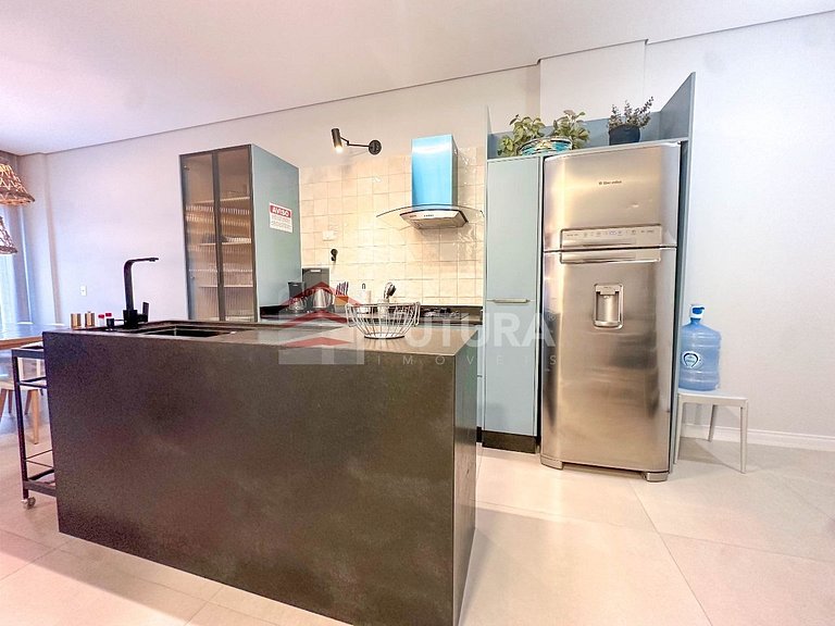 Apartamento com 03 dormitórios - LA260F