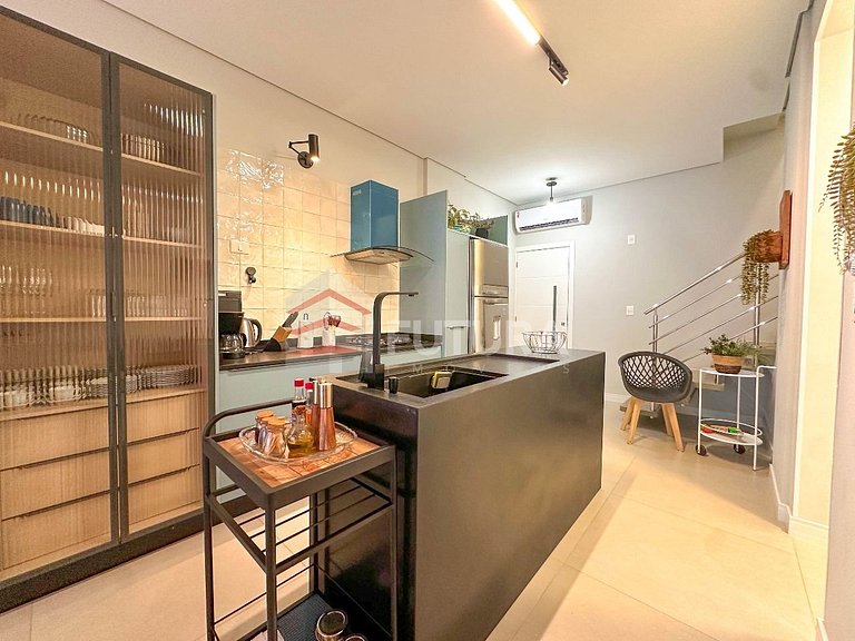 Apartamento com 03 dormitórios - LA260F