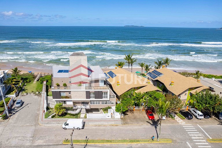 Apartamento beira mar com 3 suítes - LA262F