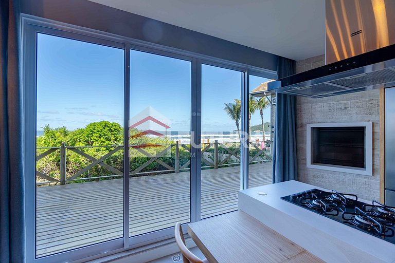 Apartamento beira mar com 3 suítes - LA262F