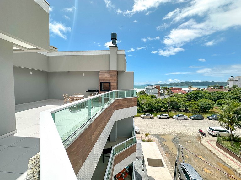 Apartamento com 2 dormitórios a 100 mts da praia;