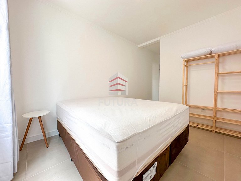 Apartamento com 2 dormitórios a 100 mts da praia;