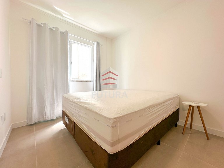 Apartamento com 2 dormitórios a 100 mts da praia;