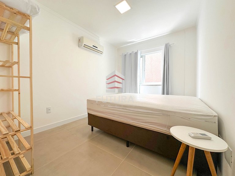 Apartamento com 2 dormitórios a 100 mts da praia;