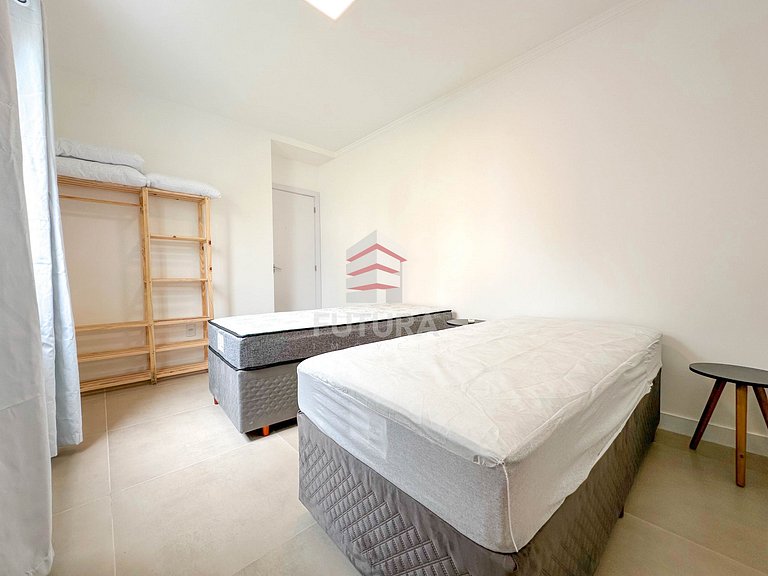 Apartamento com 2 dormitórios a 100 mts da praia;