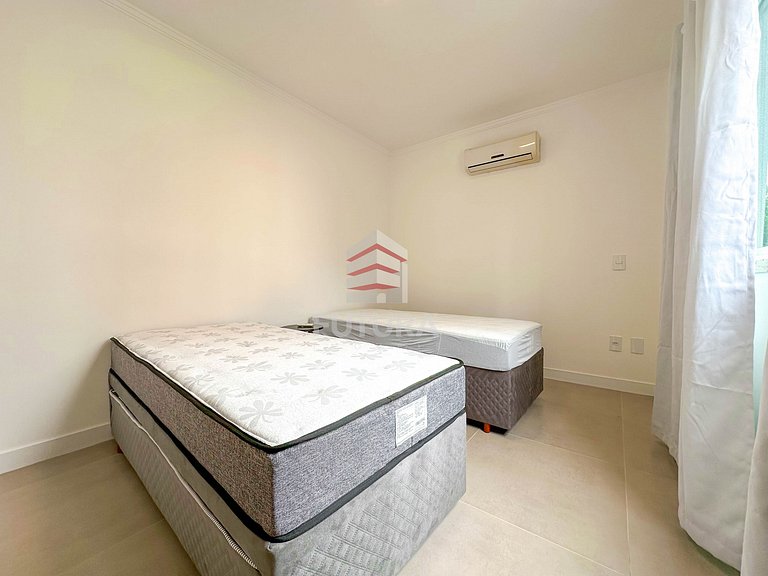 Apartamento com 2 dormitórios a 100 mts da praia;