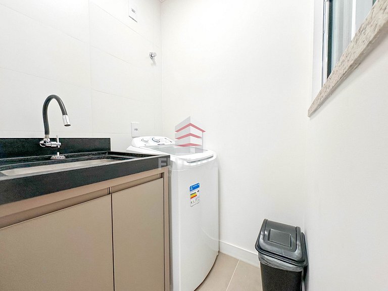 Apartamento com 2 dormitórios a 100 mts da praia;
