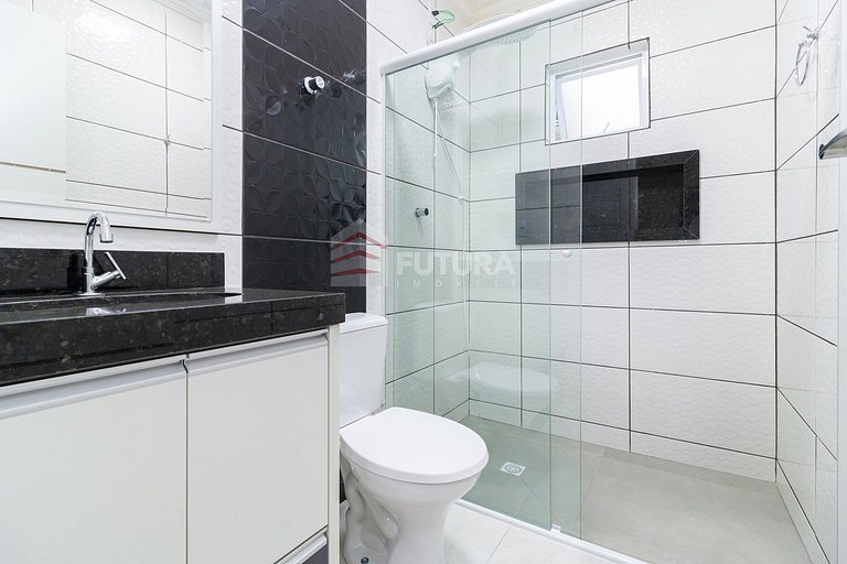 Casa com piscina  5 dormitórios - LC101F