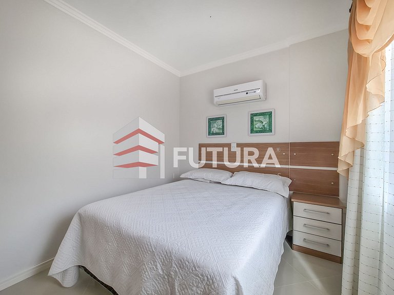 Duplex com 2 dormitórios a 50 mts da praia;