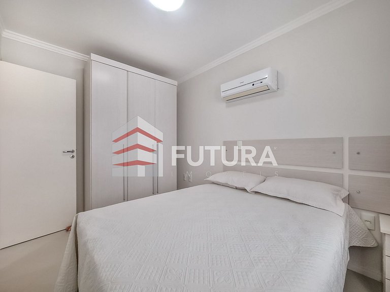 Duplex com 2 dormitórios a 50 mts da praia;