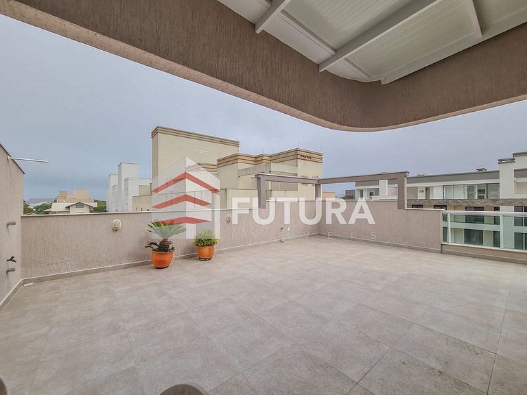 Duplex com 2 dormitórios a 50 mts da praia;