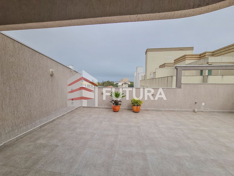 Duplex com 2 dormitórios a 50 mts da praia;