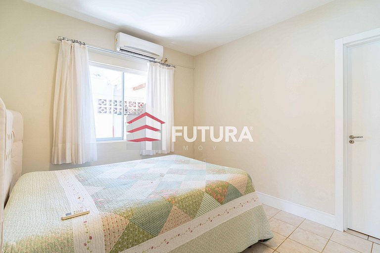 CASA ALTO PADRÃO COM PISCINA EM MARISCAL - LC135F