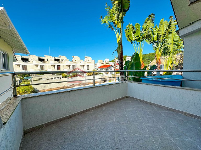 Casa para aluguel frente mar na praia de Bombas