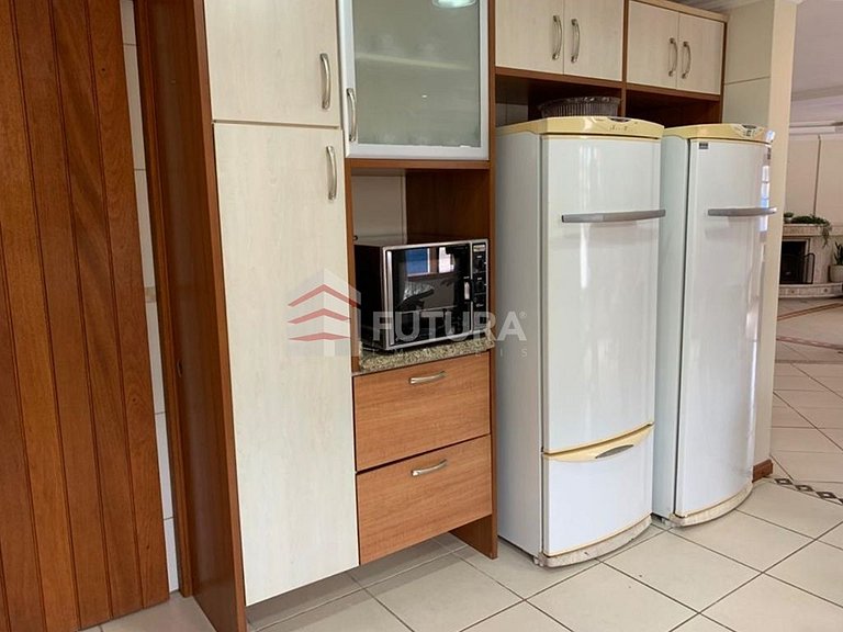 SOBRADO COM PISCINA E 04 DORMITÓRIOS - LC107F