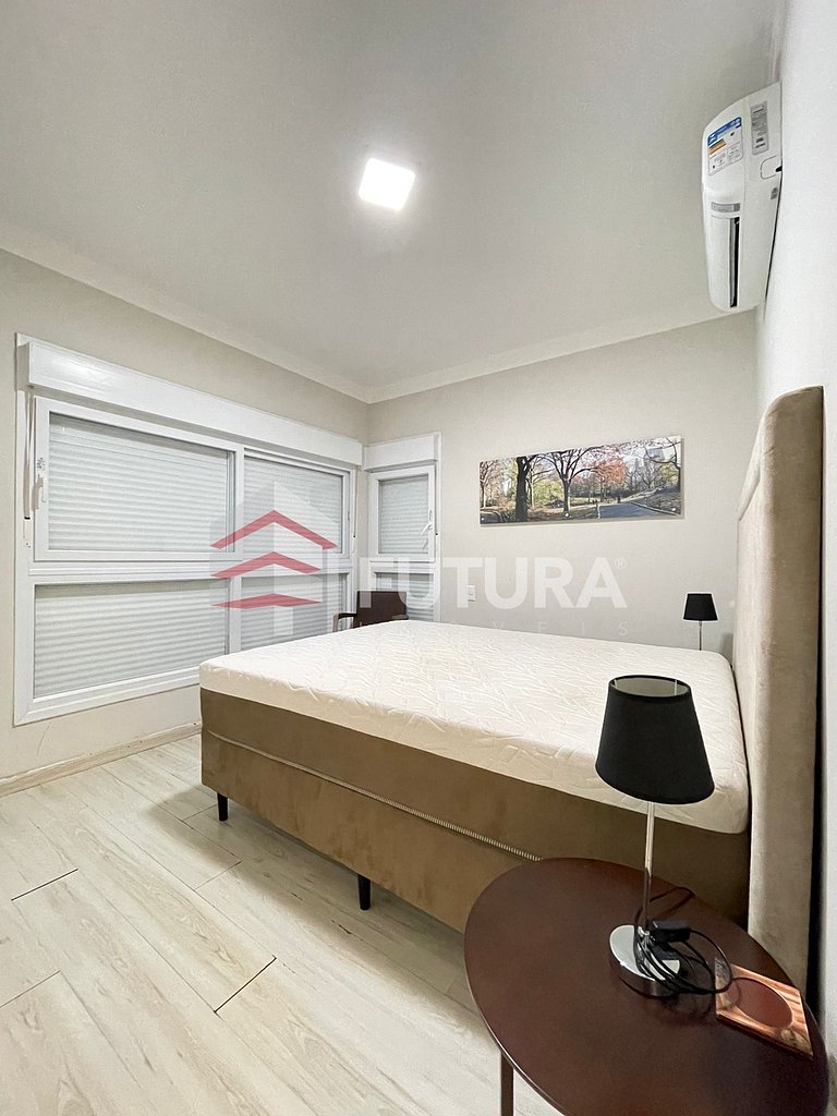 Casa com 04 dormitórios e piscina - LC121F