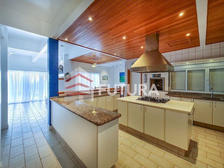 Casa beira mar com 05 dormitórios - LC113F