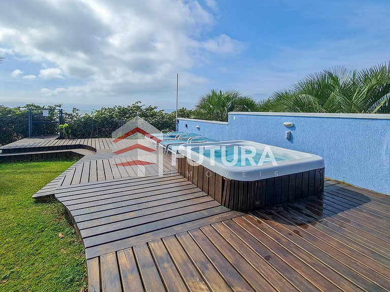 Casa beira mar com 05 dormitórios - LC113F