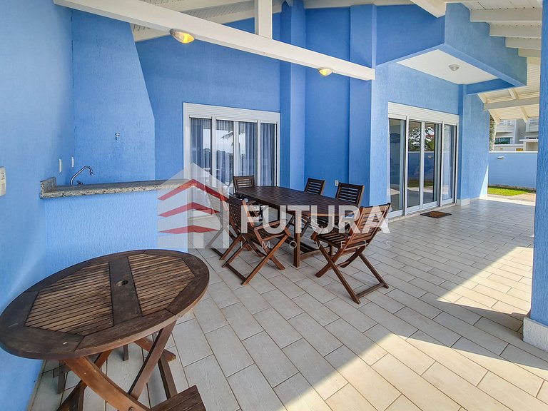 Casa beira mar com 05 dormitórios - LC113F