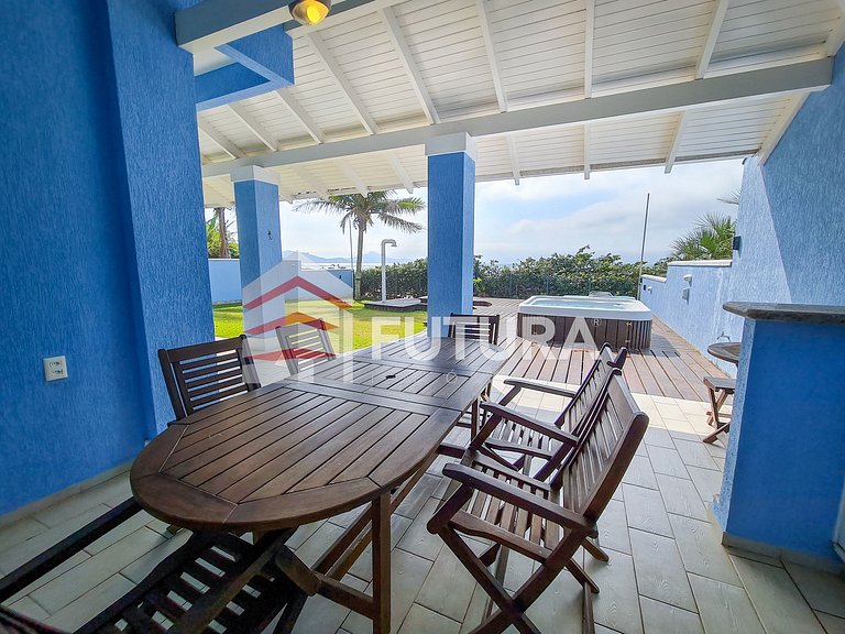 Casa beira mar com 05 dormitórios - LC113F