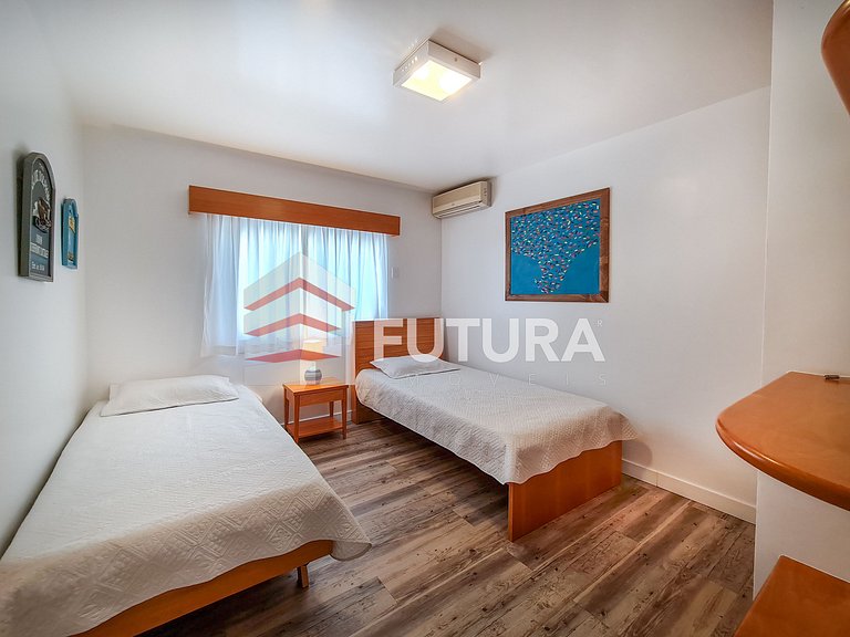 Casa beira mar com 05 dormitórios - LC113F