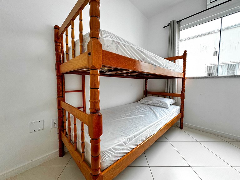 Apartamento de 02 dormitórios em Bombas - SC