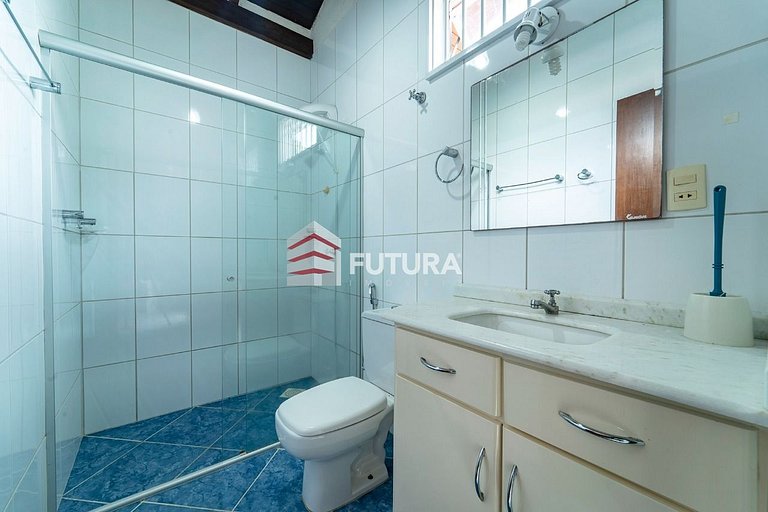 CASA COM 04 DORMITÓRIOS E PSICINA - LC139F
