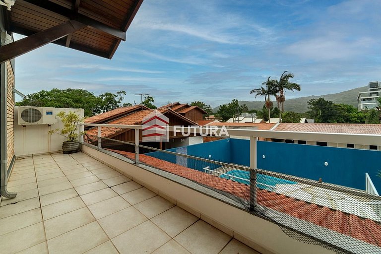 CASA COM 04 DORMITÓRIOS E PSICINA - LC139F
