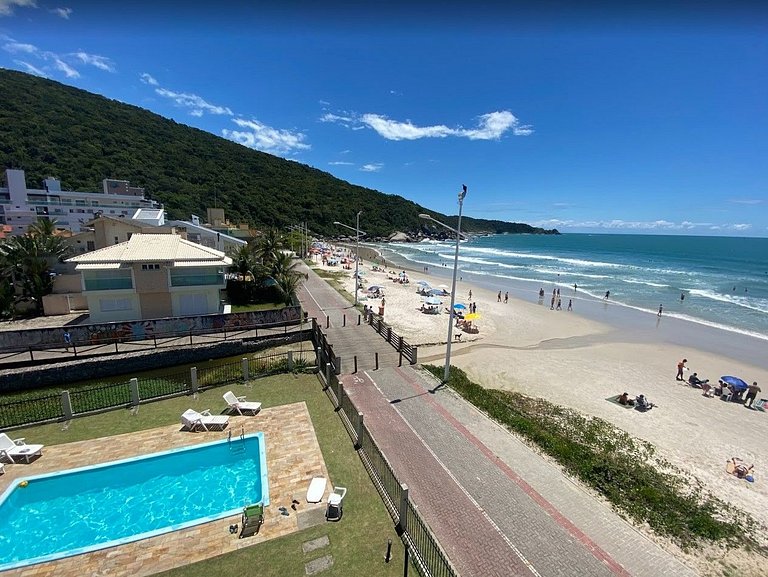 Triplex beira mar para 11 pessoas Praia de Bombas