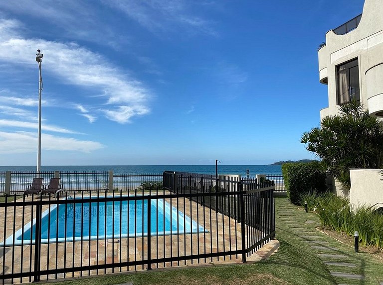 Maravilhoso triplex beira mar para aluguel Bombas