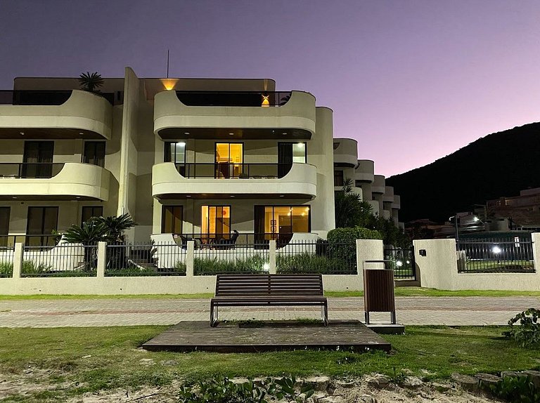 Maravilhoso triplex beira mar para aluguel Bombas