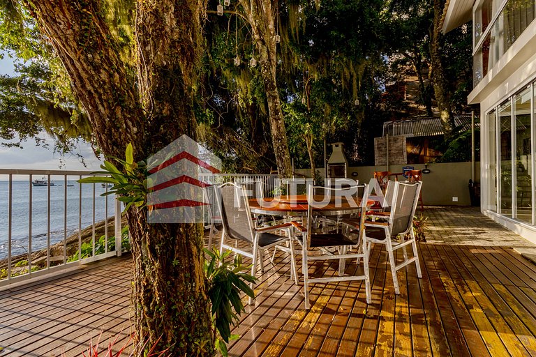 Aluguel de Temporada Casa Beira Mar na Praia da Lagoinha - B