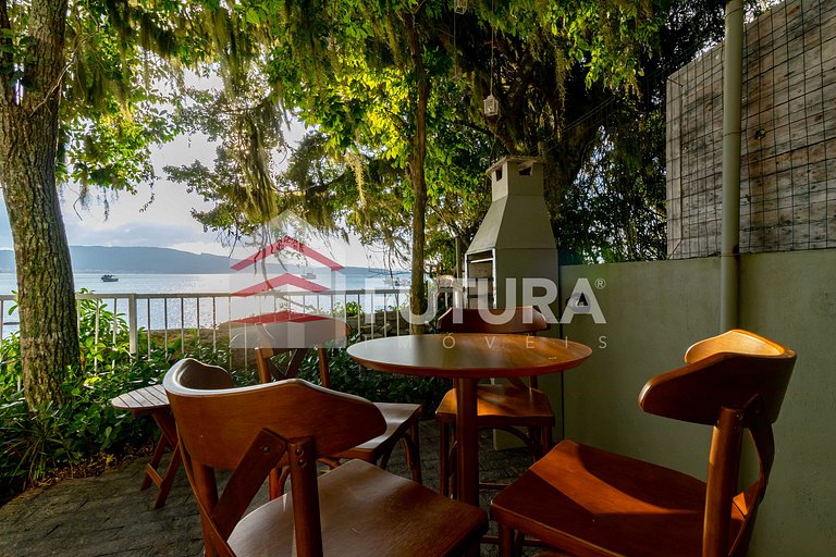Aluguel de Temporada Casa Beira Mar na Praia da Lagoinha - B