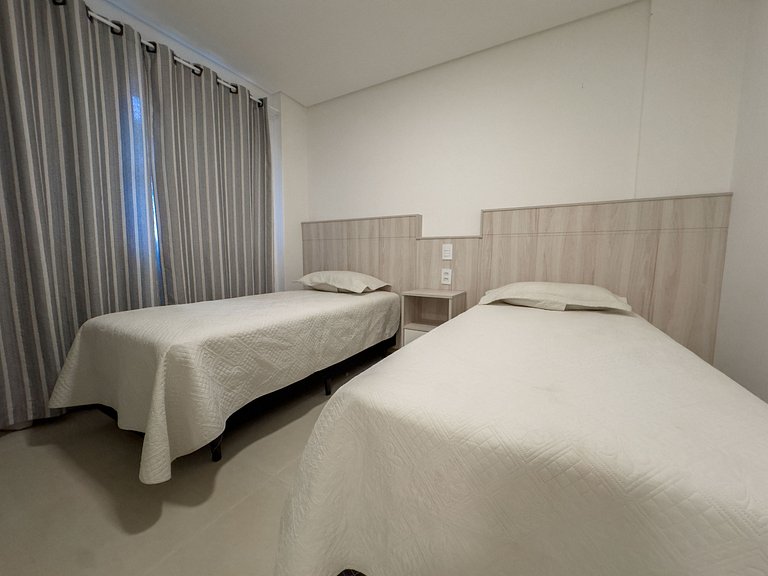Apartamento Duplex 03 Dormitórios em Bombas para Aluguel de