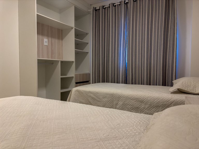Apartamento Duplex 03 Dormitórios em Bombas para Aluguel de