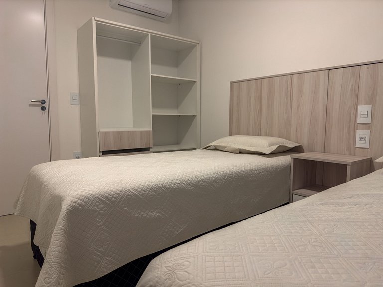 Apartamento Duplex 03 Dormitórios em Bombas para Aluguel de